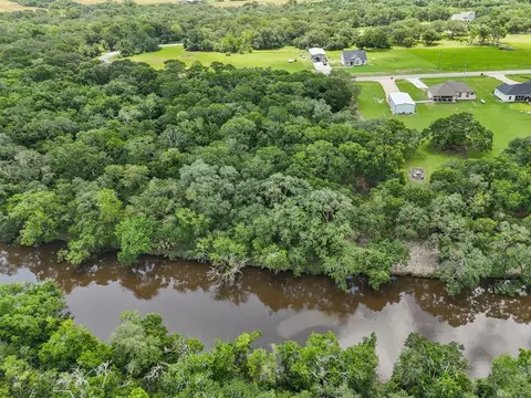 11 River Hollow Way, Blessing, TX 77419
