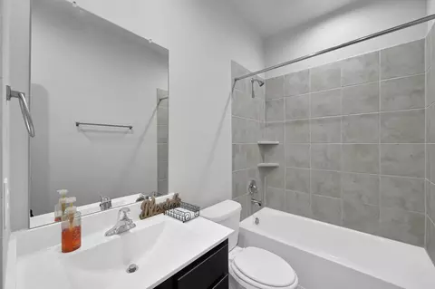 Bath - 6302 Hendricks Harbor Ct, Conroe, TX 77304 photo 1 of 3