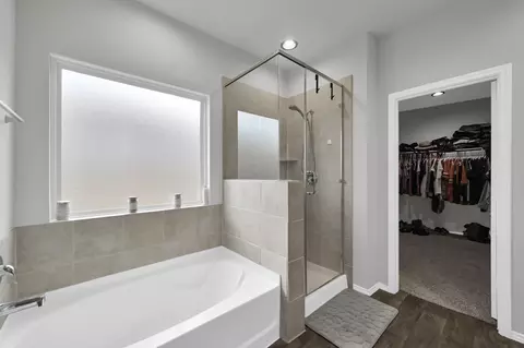 Bath - 6302 Hendricks Harbor Ct, Conroe, TX 77304 photo 2 of 3