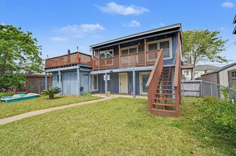 370 Ling St, Bayou Vista, TX 77563