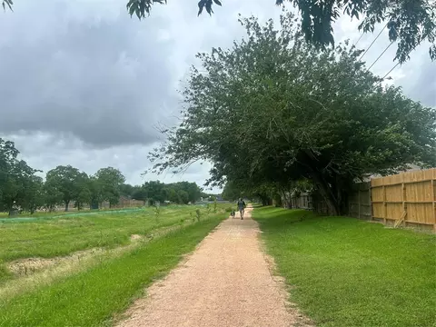 16007 Ridgegreen Dr, Houston, TX 77082