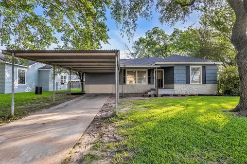 718 E Republic Ave #1, Baytown, TX 77520