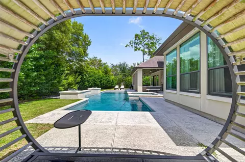 Exterior - 6 Yarbrough Bend Ct, Spring, TX 77389 photo 9 of 10