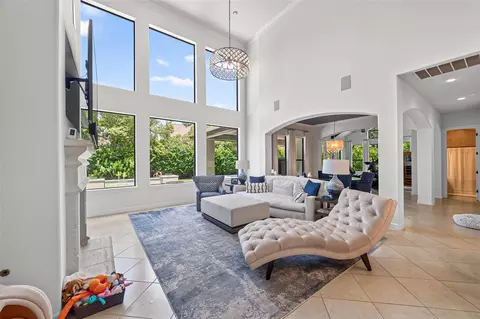 Living - 6 Yarbrough Bend Ct, Spring, TX 77389 photo 1 of 2