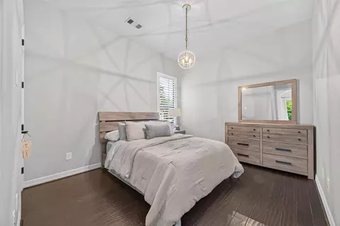 Bedroom - 6 Yarbrough Bend Ct, Spring, TX 77389 photo 3 of 6