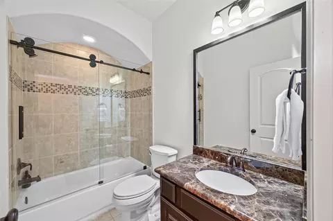 Bath - 6 Yarbrough Bend Ct, Spring, TX 77389 photo 8 of 8