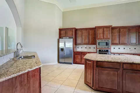Kitchen - 2818 Dark Lantern Dr, Rosenberg, TX 77471 photo 3 of 3
