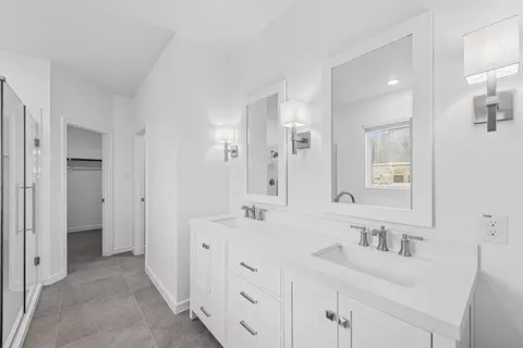 Bath - 2818 Dark Lantern Dr, Rosenberg, TX 77471 photo 2 of 6