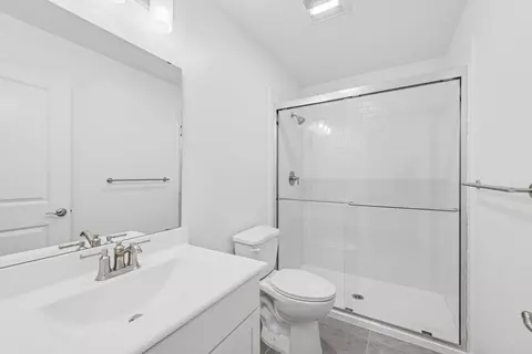 Bath - 2818 Dark Lantern Dr, Rosenberg, TX 77471 photo 4 of 6