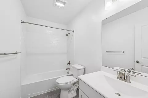 Bath - 2818 Dark Lantern Dr, Rosenberg, TX 77471 photo 5 of 6