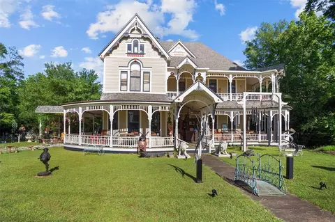 310 N Mound St, Nacogdoches, TX 75961