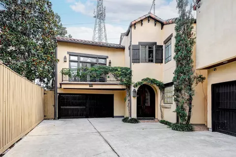 16 Lana Ln #B, Houston, TX 77027