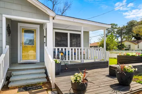1107 Washington St, Brenham, TX 77833