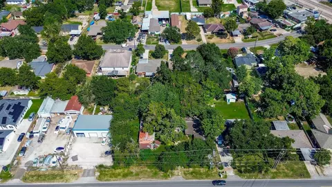 749 E Canino Rd, Houston, TX 77037