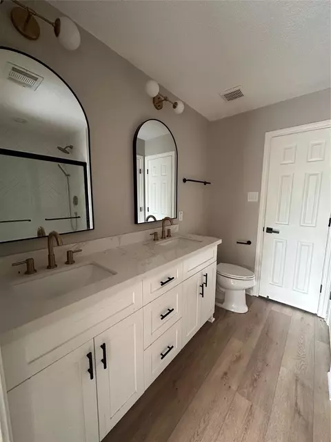 Bath - 3812 Maple Dr, Conroe, TX 77302 photo 2 of 2