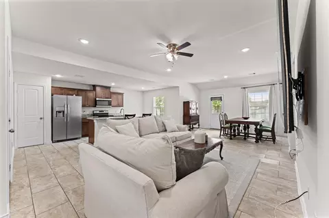 Entry Way - 10920 Fairview Dr, Conroe, TX 77385 photo 1 of 4