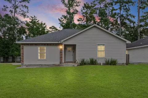 Exterior - 10920 Fairview Dr, Conroe, TX 77385 photo 2 of 8