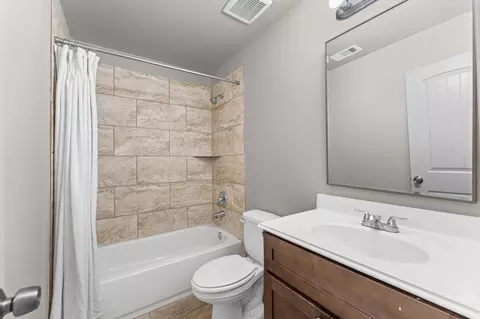 Bath - 10920 Fairview Dr, Conroe, TX 77385 photo 3 of 3
