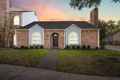 11817 Southlake Dr, Houston, TX 77077