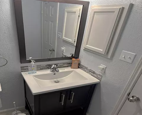 Bath - 3207 Georgia Pine Dr, Spring, TX 77373 photo 1 of 2