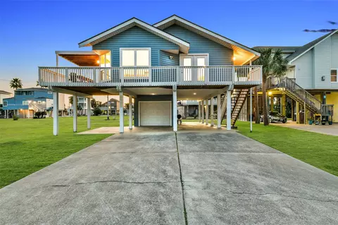 4123 Pelican Ln, Galveston, TX 77554