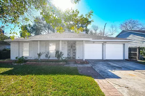 11443 Newbrook Dr, Houston, TX 77072