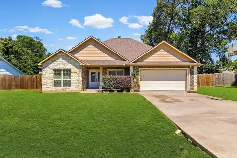 198 Country Wood Dr, Livingston, TX 77351