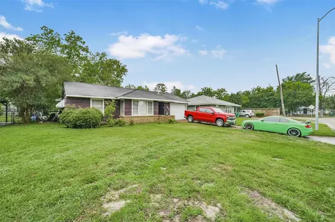 6631 Maybank Dr, Houston, TX 77055