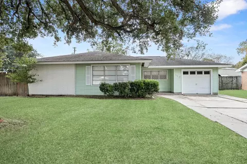 413 Gardenia Ave, Orange, TX 77630