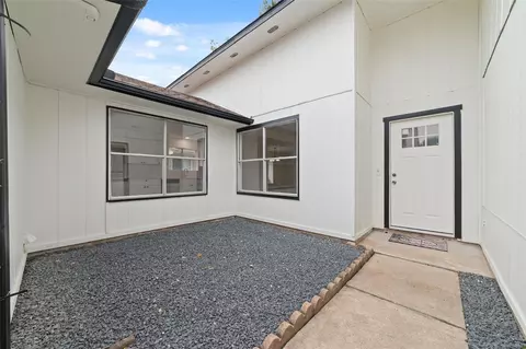2106 Endicott Ln, Sugar Land, TX 77478