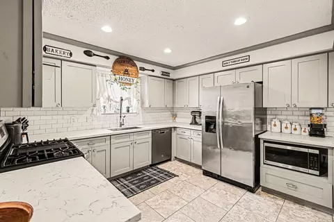 Kitchen - 9530 Arcade Dr, Spring, TX 77379 photo 1 of 3