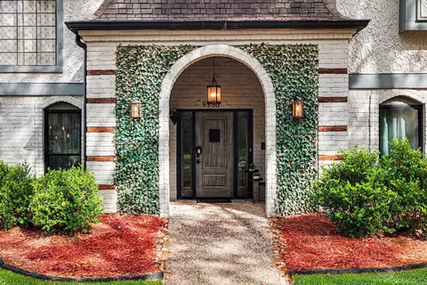 Exterior - 9530 Arcade Dr, Spring, TX 77379 photo 5 of 9
