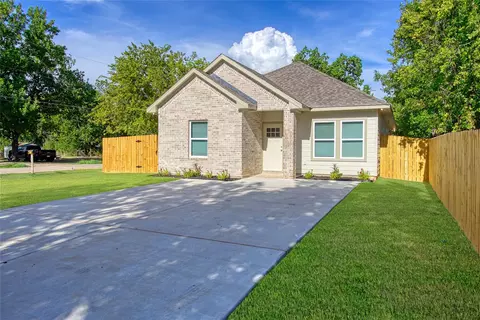706 Ashville St, Navasota, TX 77868
