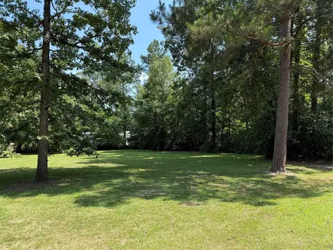 230 Hideout Cir, Livingston, TX 77351
