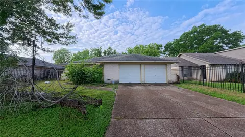 2003 Deerhurst Ln, Houston, TX 77088