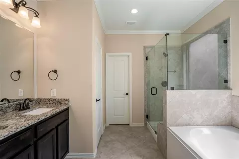 Bath - 3634 Gable Landing Ln, Spring, TX 77386 photo 2 of 5