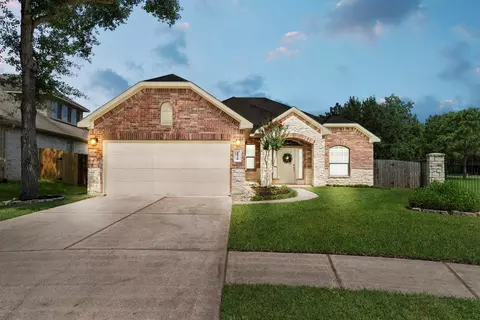 174 Maple Grove Dr, Conroe, TX 77384