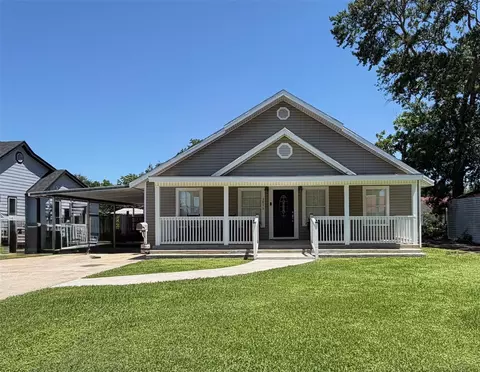 3850 Hays Ave, Groves, TX 77619