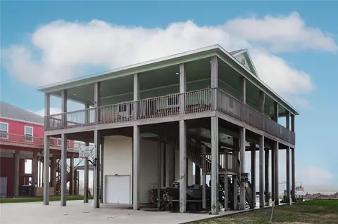 1111 Mabry Rd, Gilchrist, TX 77617