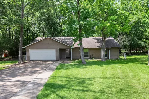31 Oak Cove Ln, Coldspring, TX 77331