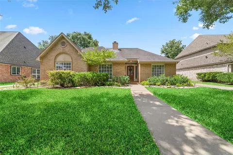 3914 Felicia Dr, Sugar Land, TX 77479