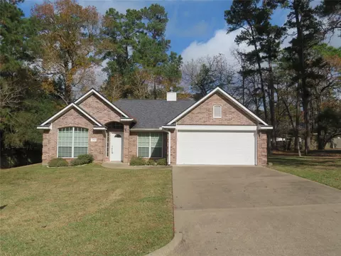 1960 Greentree Dr, Huntsville, TX 77340