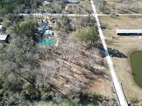 000 Red Oak Dr, Plantersville, TX 77363