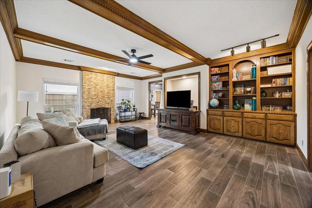 3811 Trappers Forest Dr, Houston, TX 77088