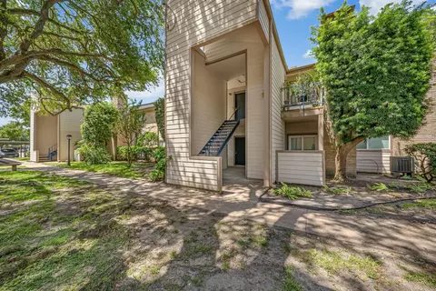 7095 N Holiday Dr, Galveston, TX 77550