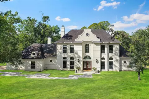 221 Heritage Trl N, Bellville, TX 77418