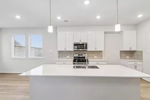 2168 Blue Heron Dr, Kemah, TX 77565