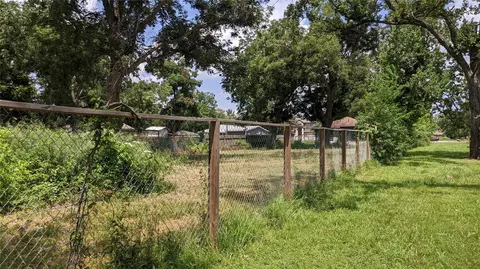 9531 Irby St, Houston, TX 77088