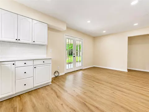Living - 25027 Barmby Dr, Spring, TX 77389 photo 4 of 5