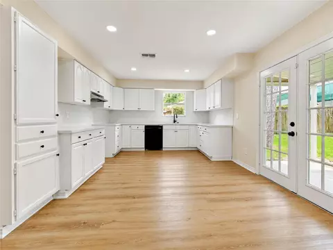 Kitchen - 25027 Barmby Dr, Spring, TX 77389 photo 2 of 3